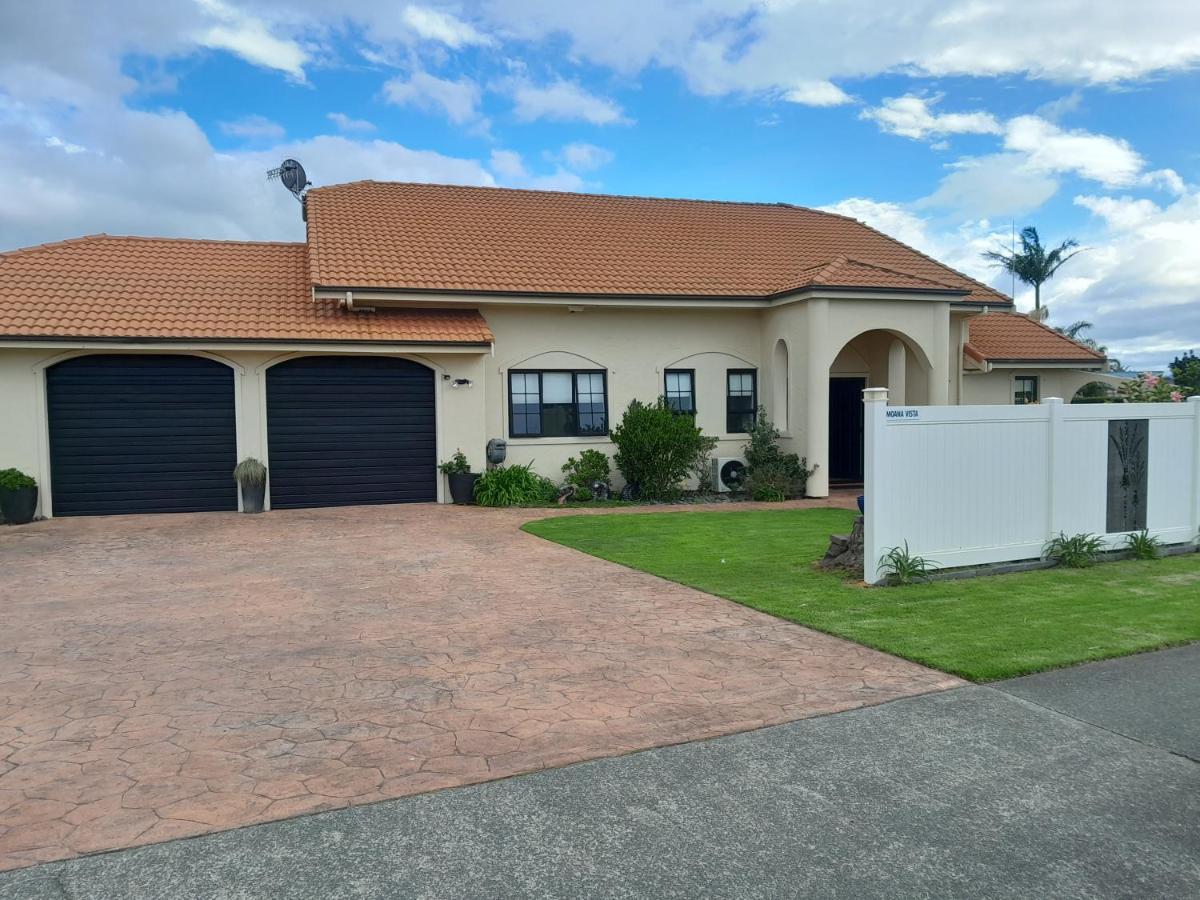 Moana Vista Villa One Tree Point Exterior photo