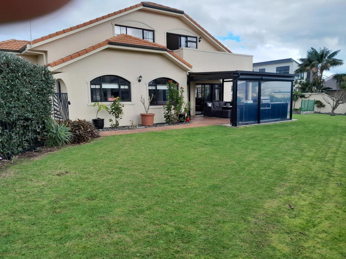 Moana Vista Villa One Tree Point Exterior photo